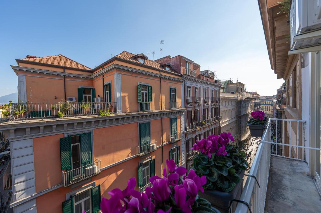 Teatro Toledo 272 Naples